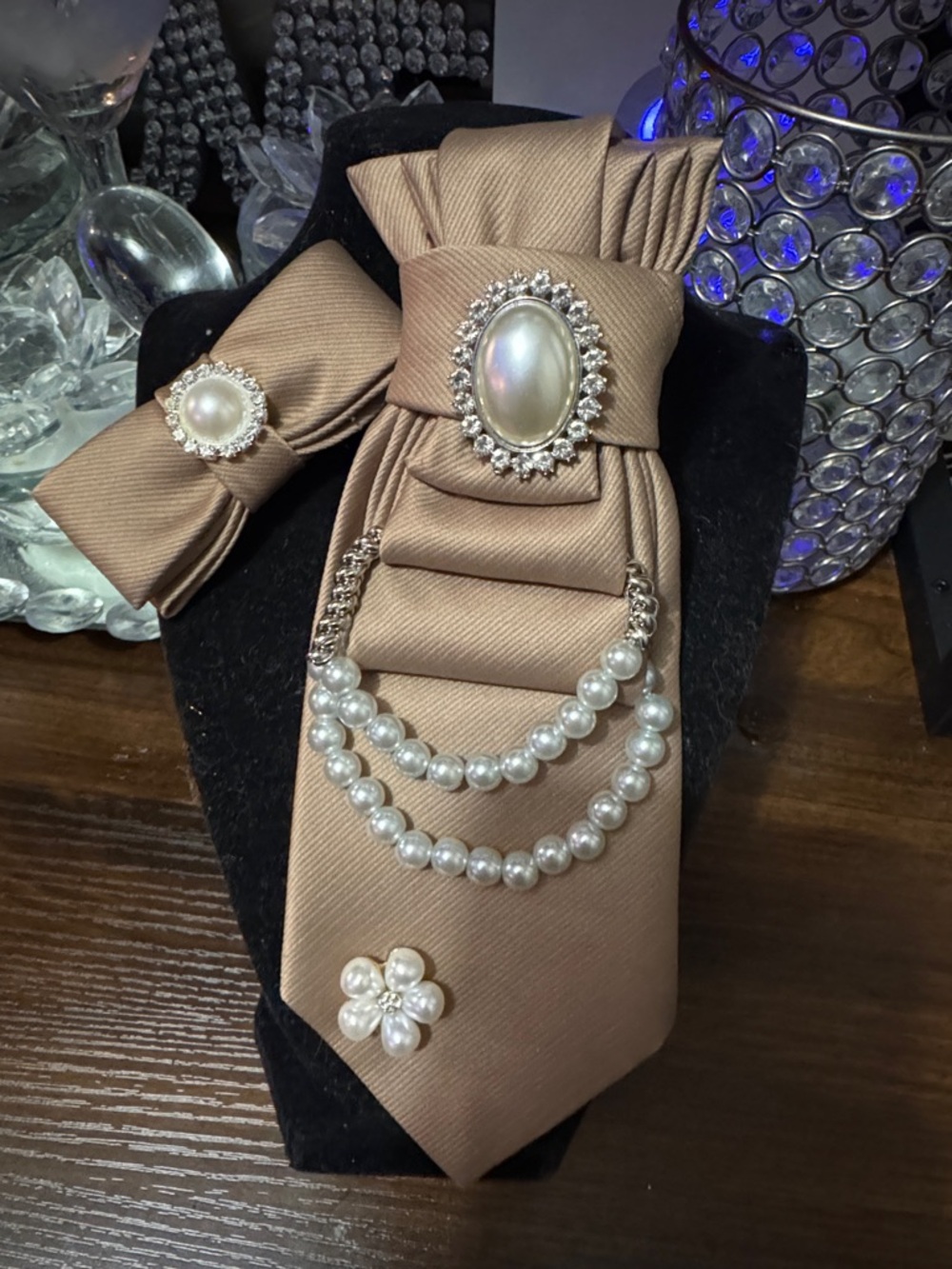 Pearl-Embellished Taupe Necktie Set